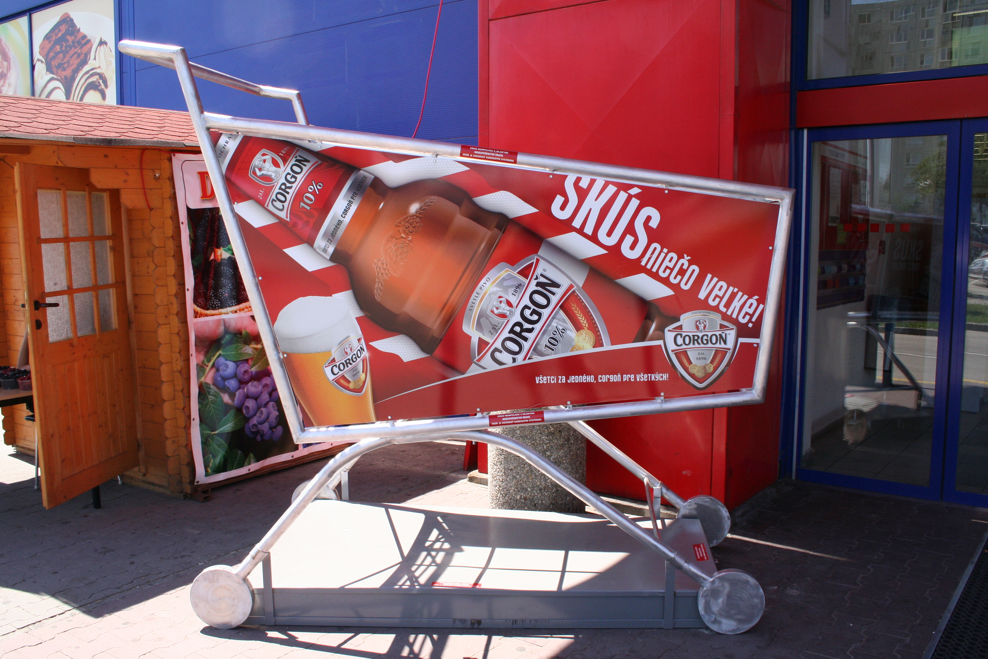 tesco_petrzalka.jpg